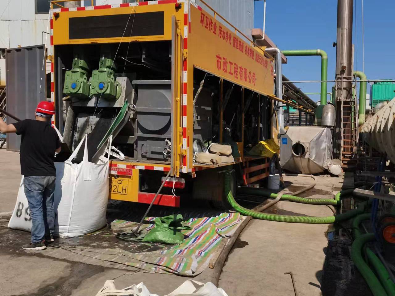 东阿淤泥压干处理